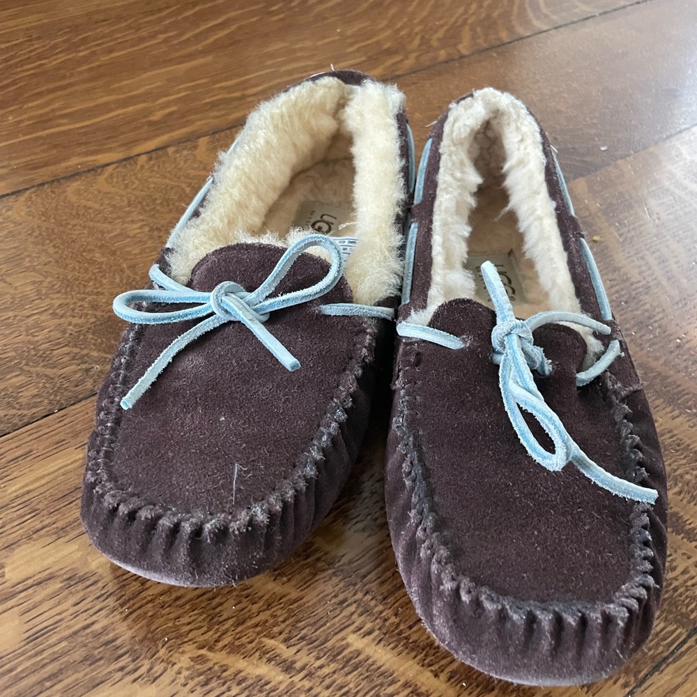 Uggs moccasins brown with blue laced